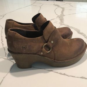 Clogs. Super comfortable! Never worn